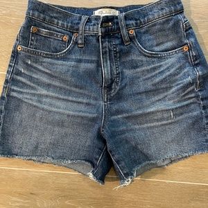 Madewell relaxed mid length short